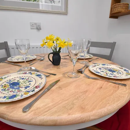2 Bed In Sz212 Holiday home *